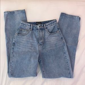 PrettyLittleThing Petite Light Wash Split Hem Jean